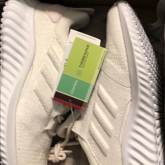 Adidas White alpha bounce CR